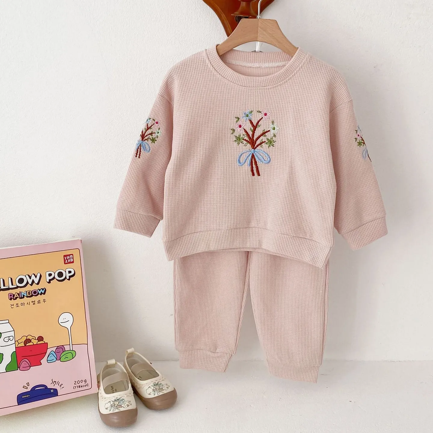 2 Pieces Set Baby Kid Girls Flower Embroidered Tops And Solid Color Pants Wholesale 240111105