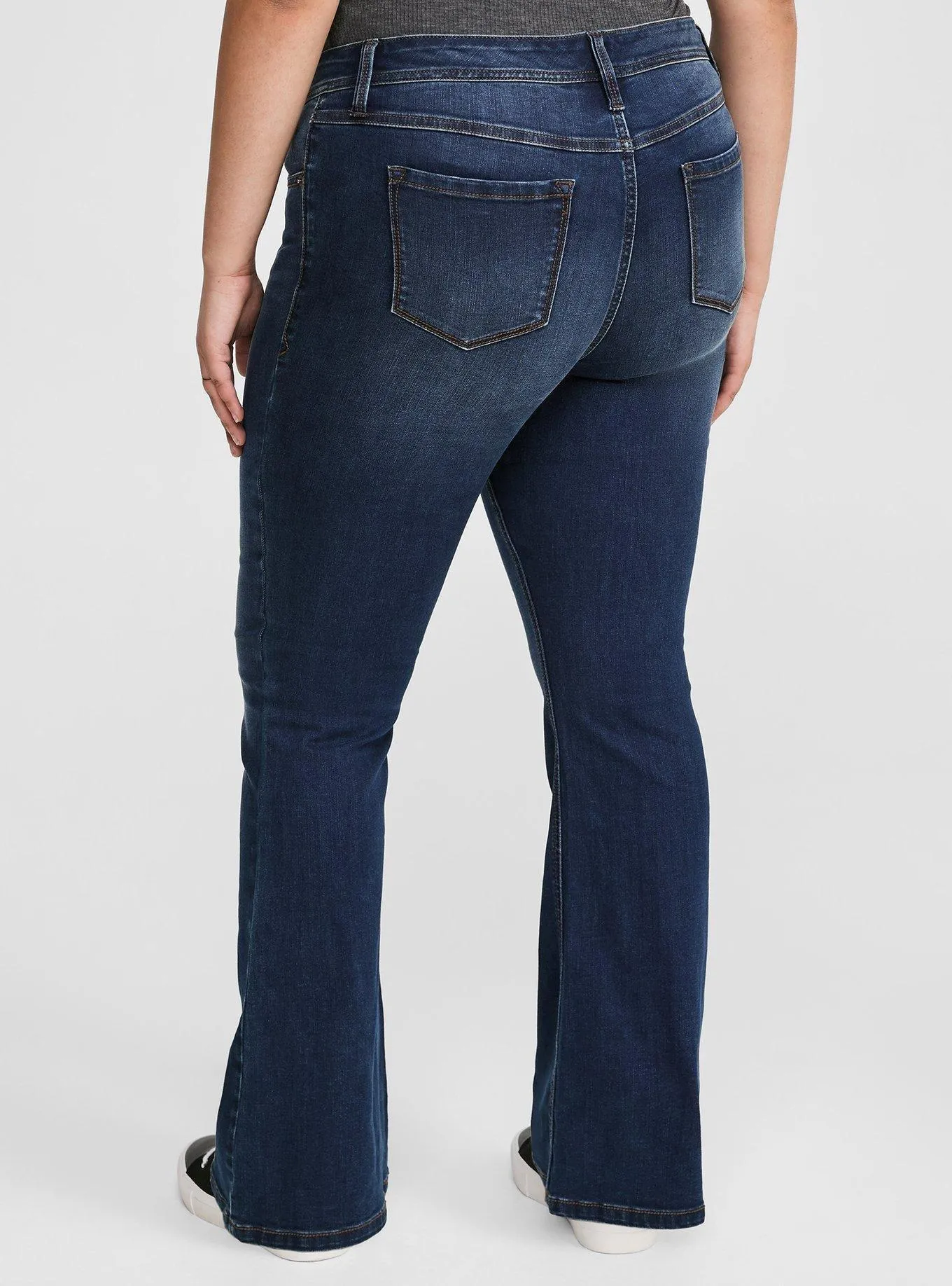 Luxe Slim Boot Super Stretch Mid-Rise Jean