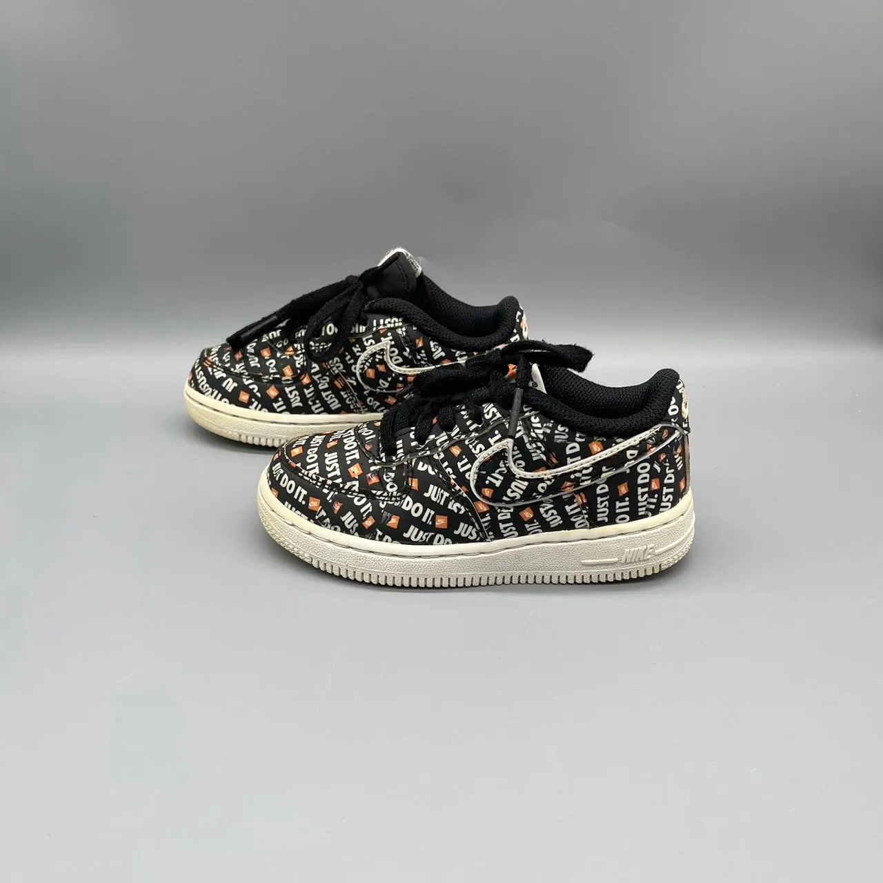 Nike / Air Force 1 LU1 Kids Just Do It Black / Runner / US9