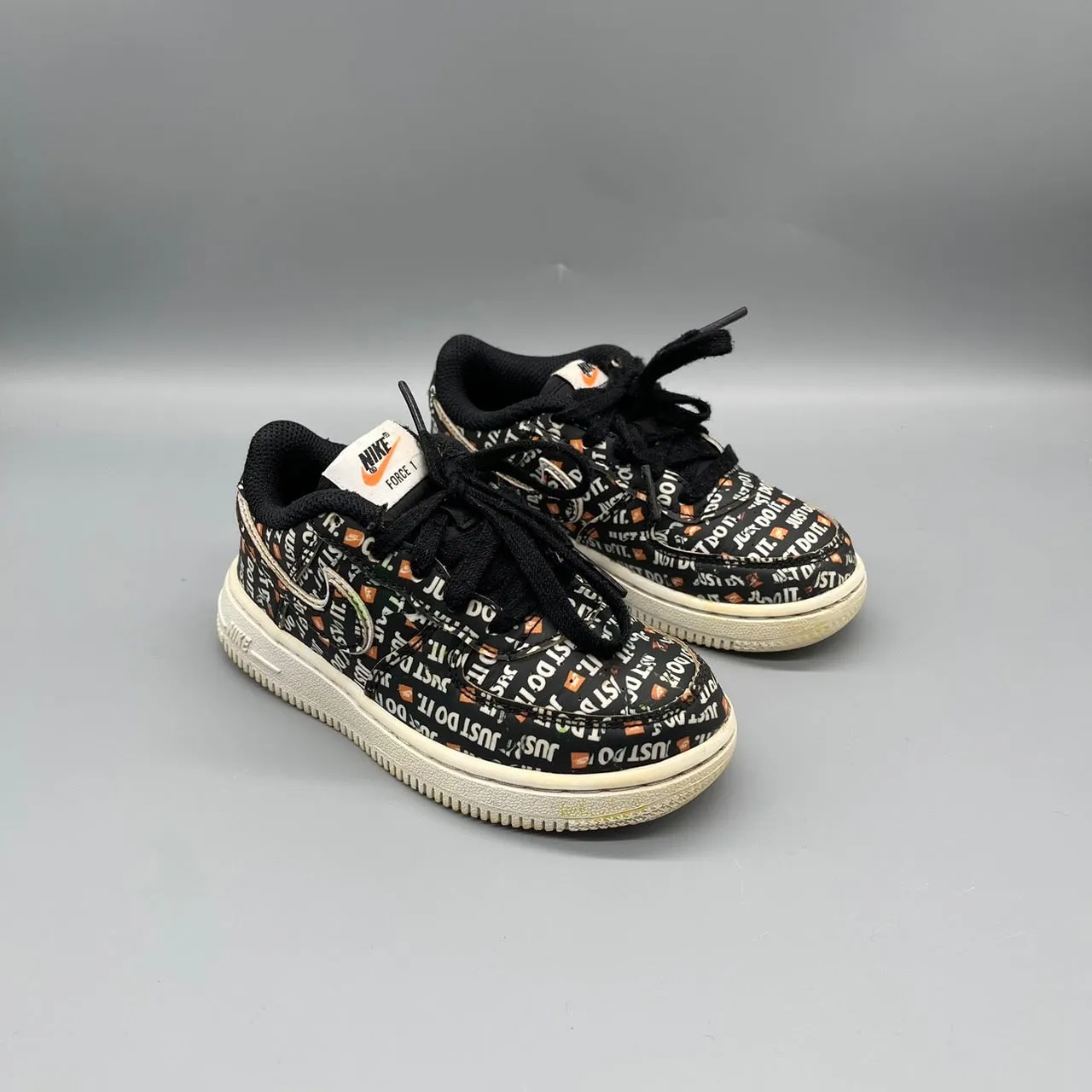 Nike / Air Force 1 LU1 Kids Just Do It Black / Runner / US9